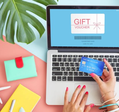 Online alış-veriş yaz konsepti