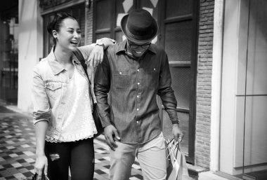 Çift durring müşteriler alışveriş