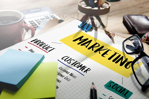 Lugar de trabajo con gafas y concepto — Foto de Stock