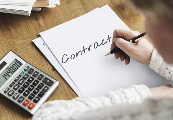 Persona escribiendo notas —  Fotos de Stock