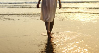 kadın bacakları barefoot Beach