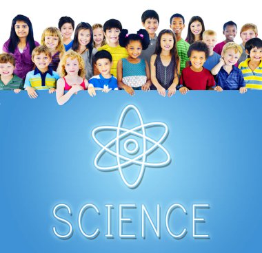 Gülümseyen şirin farklı çocuklar