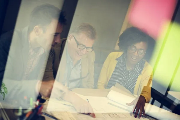 Gente de negocios en reunión — Foto de Stock