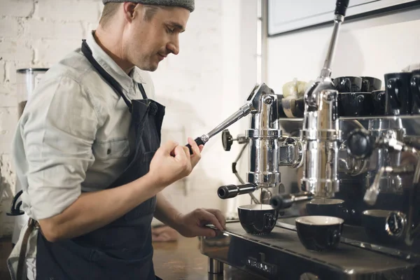 Praca w kawiarni Barista — Zdjęcie stockowe