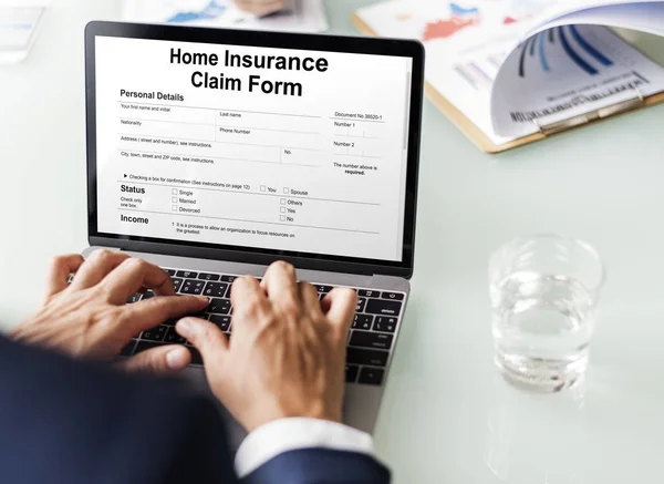 Formulario de reclamación de seguro de hogar —  Fotos de Stock