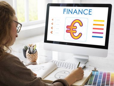 Kroki-kitap çizim kadın