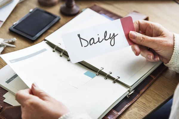 Ouderdomsdeken houden van de herinnering — Stockfoto