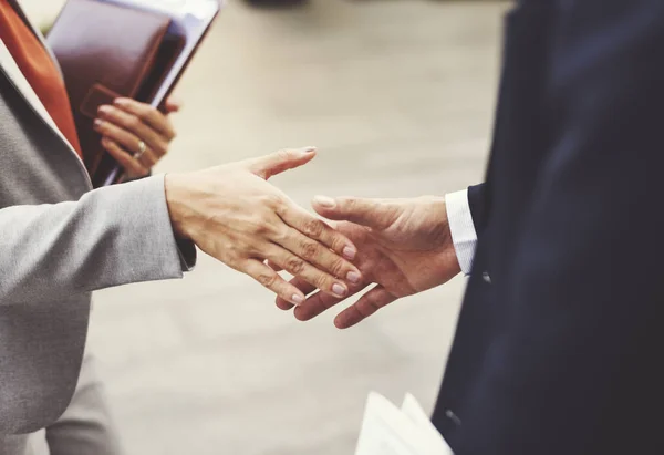Business People Shaking hands — Stock Photo, Image