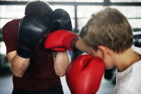 Çocuk eğitim boks egzersiz — Stok fotoğraf