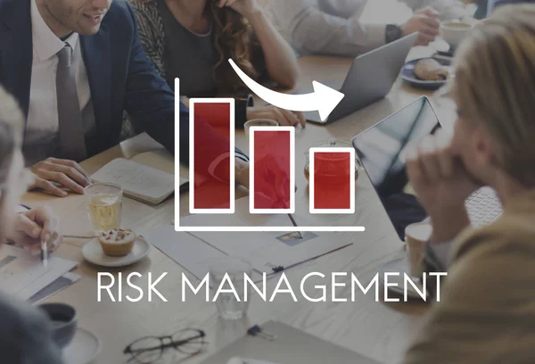 リスク管理の概念とビジネス人々 — ストック写真
