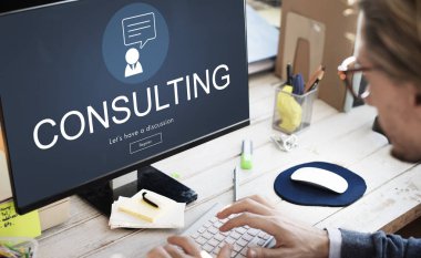 bilgisayarla çalışma iş adamı