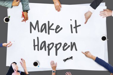 Toplantı masasında iş adamları