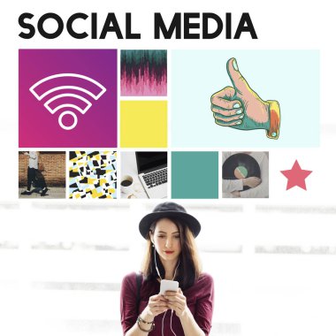 Dijital aygıt kullanan kadın