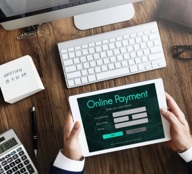 İşadamı tarama dijital tablet