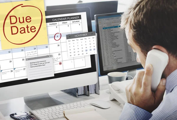 Businessman working on computer — Stock Photo, Image