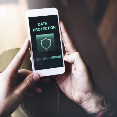 Holding ve cep telefonu tarama kişi 