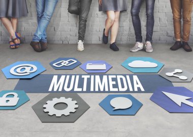 duvara duran insanlar