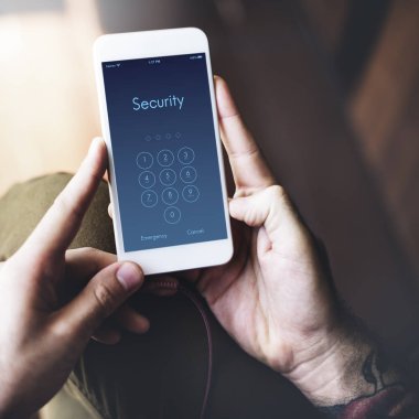 Holding ve cep telefonu tarama kişi 