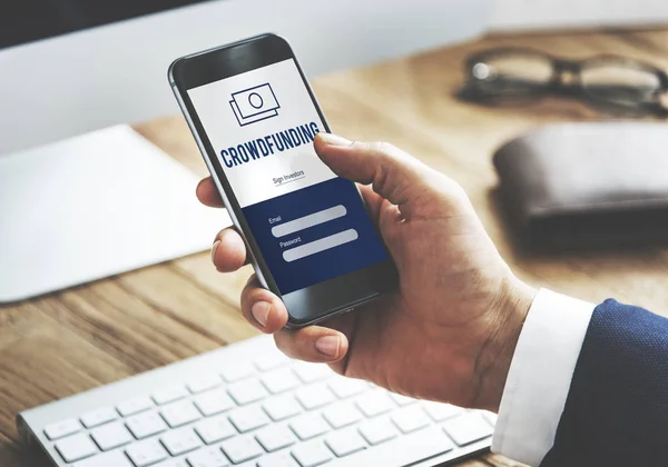 Businessman browsing mobile phone — Stock Photo, Image