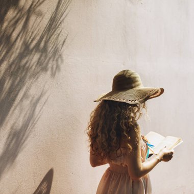 güzel kadın yaz şapka