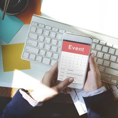 Holding ve cep telefonu tarama kişi 