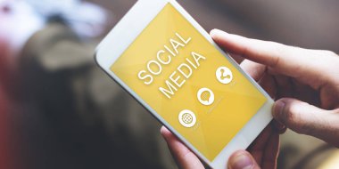 Holding ve cep telefonu tarama kişi 