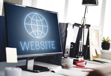 bilgisayar monitöründe tablo