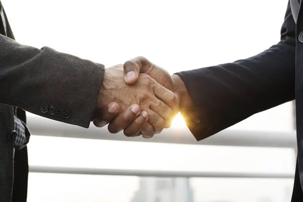 Úspěšné podnikání lidí handshake — Stock fotografie