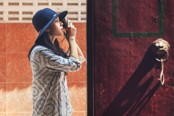 Fotograf asiatische Mädchen — Stockfoto