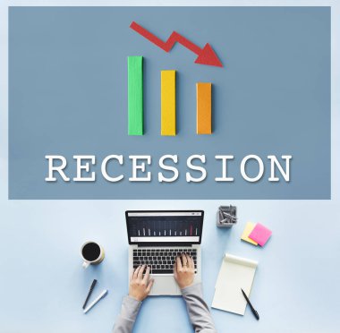 laptop ile çalışan kişi 