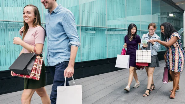 People walking at Shopping mall — Stock Photo, Image