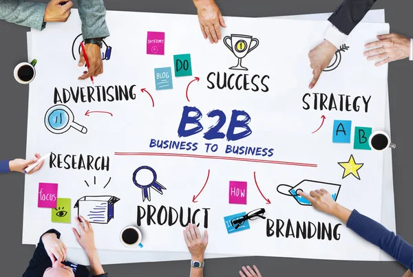 Geschäftsleute mit B2B-Konzept — Stockfoto