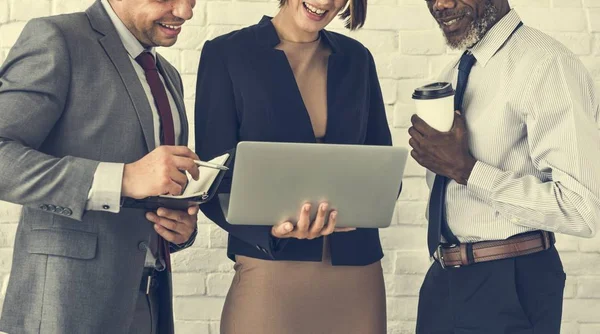 Bedrijfsteam werkt samen — Stockfoto