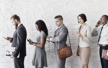 Dijital cihazlar kullanarak iş adamları