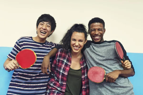 Amigos jugando Ping-Pong Sport —  Fotos de Stock