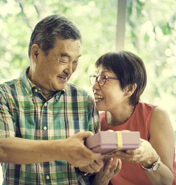 Pareja en el amor concepto — Foto de Stock