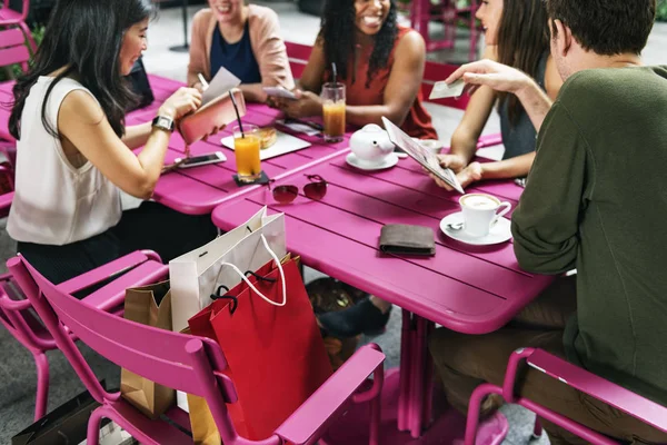 People Dining in mall — Stock Photo, Image