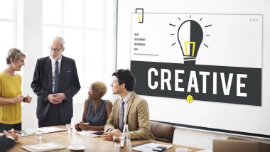 Ofiste çalışan iş ekibi.