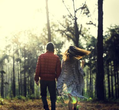 Çift ellerimi ormanda