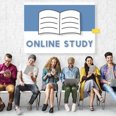 İnsanlar dijital araçları tarama  