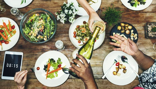 Mujeres cenando — Foto de Stock