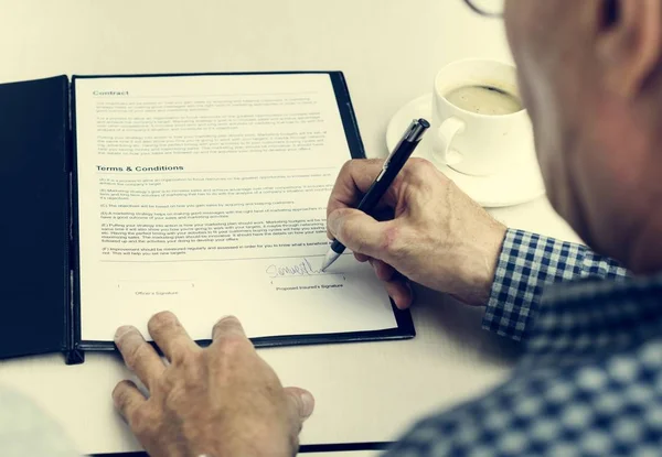 Zakelijke overeenkomst en contract — Stockfoto