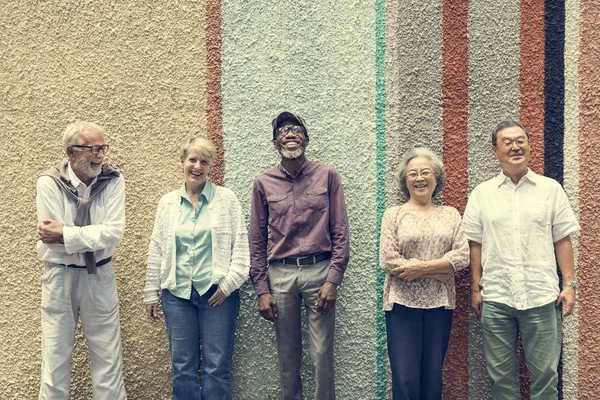 Diverse  Senior Friends Ootdoors — Stock Photo, Image