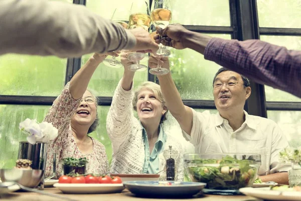 Emekli kıdemli buluşmak