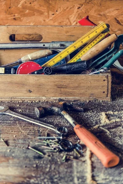 Herramientas de carpintería en el taller — Foto de Stock