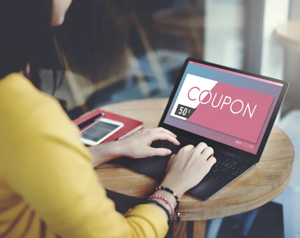 Young woman using digital device — Stock Photo, Image