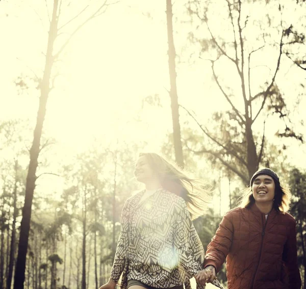 Young Couple of Travelers in Forest — Stock Photo, Image