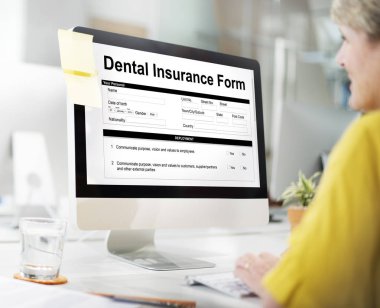 iş kadını bilgisayar ile çalışma