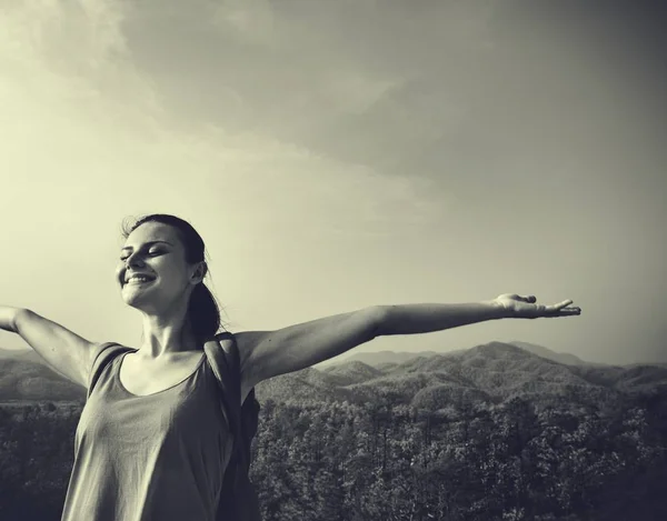 Young female backpacker — Stock Photo, Image