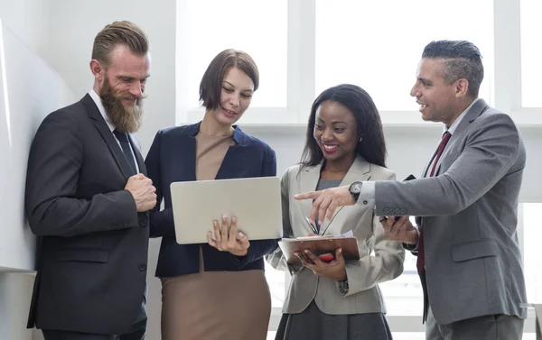 Equipo empresarial trabajando juntos —  Fotos de Stock